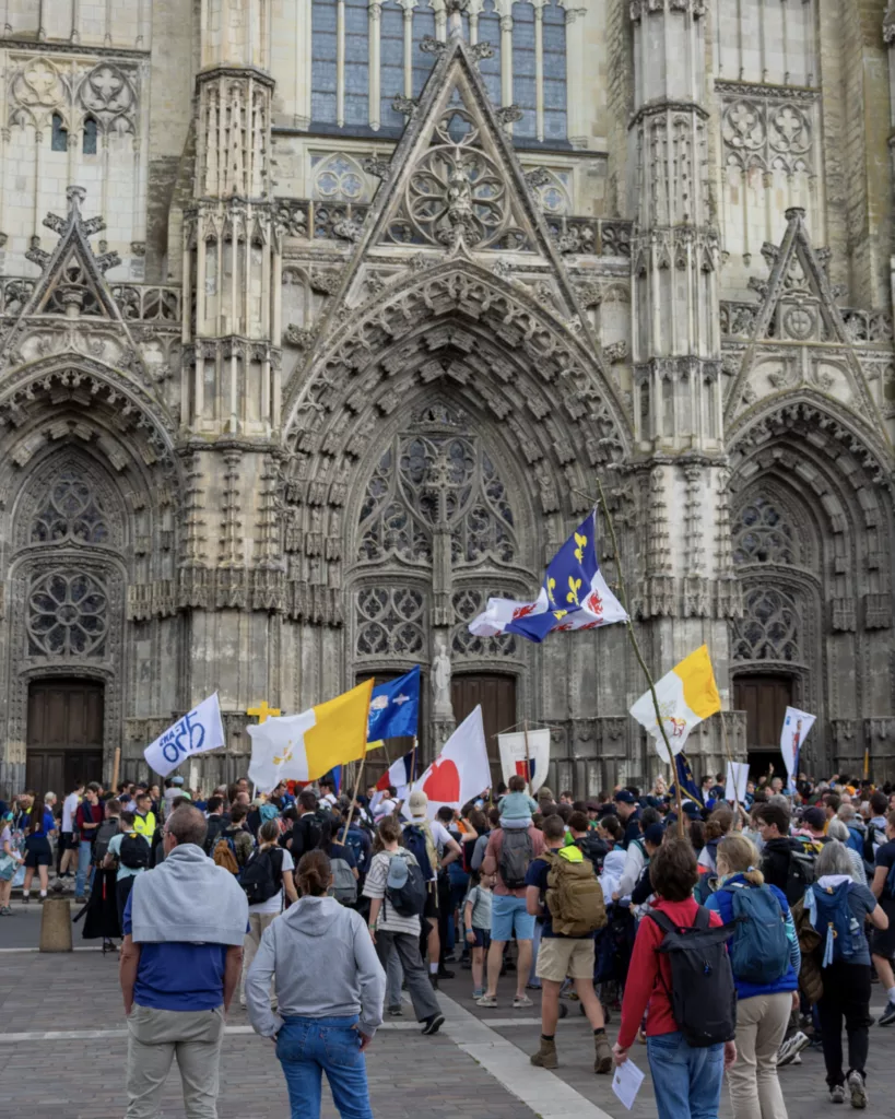 arrivée chapitre cathédrale tours