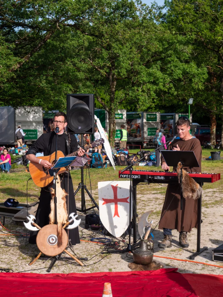 Musiciens pendant un pèlerinage