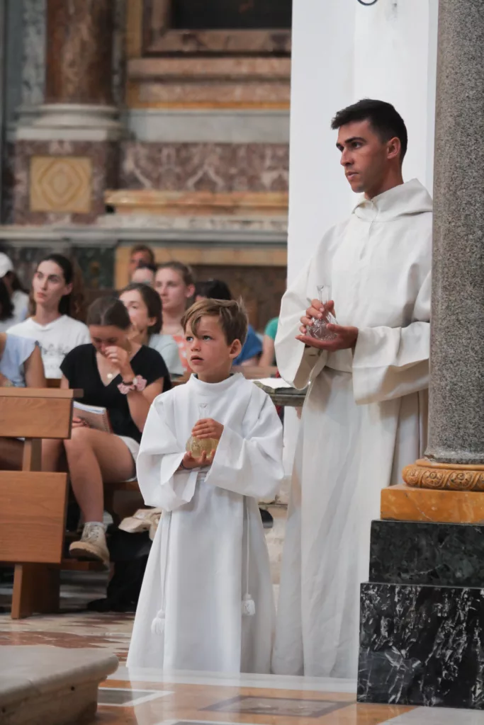 Séminariste et enfant de chœur